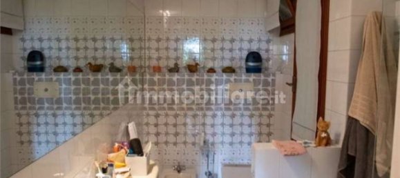 3 bedrooms Villa in Guanzate, Italy No. 7211 14