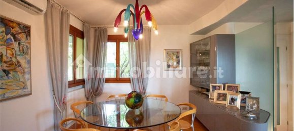 3 bedrooms Villa in Guanzate, Italy No. 7211 8