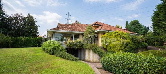 3 bedrooms Villa in Guanzate, Italy No. 7211 63