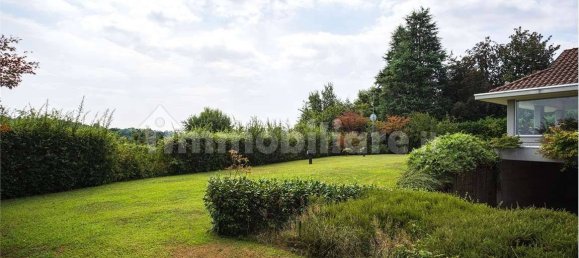 3 bedrooms Villa in Guanzate, Italy No. 7211 66