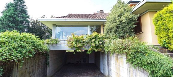 3 bedrooms Villa in Guanzate, Italy No. 7211 60