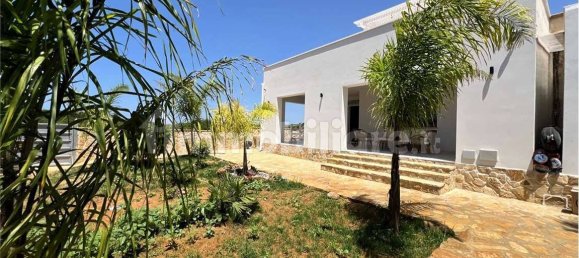 Вилла с 3 спальнями в Петрозино, Италия № 272492 48