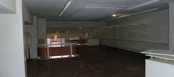 690m² Commercial property in Chartered Community of Navarre, Spain No. 120168 2