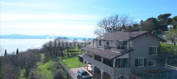 4 bedrooms Villa in Passignano sul Trasimeno, Italy No. 55661 2