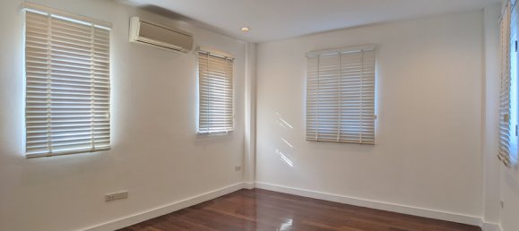 4 bedrooms Villa in Bangkok, Thailand No. 4974 15