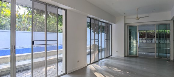 4 bedrooms Villa in Bangkok, Thailand No. 4974 3