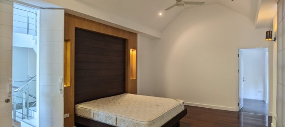 4 bedrooms Villa in Bangkok, Thailand No. 4974 16