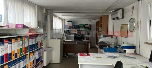 Коммерческая недвижимость 494м² в Ареццо, Италия № 116205 12