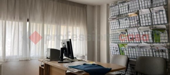 Коммерческая недвижимость 494м² в Ареццо, Италия № 116205 10