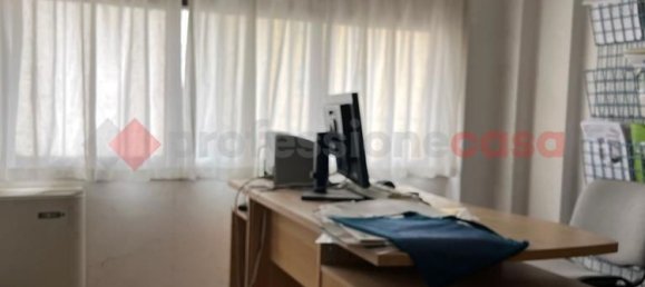 Коммерческая недвижимость 494м² в Ареццо, Италия № 116205 11