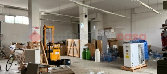 Коммерческая недвижимость 494м² в Ареццо, Италия № 116205 8