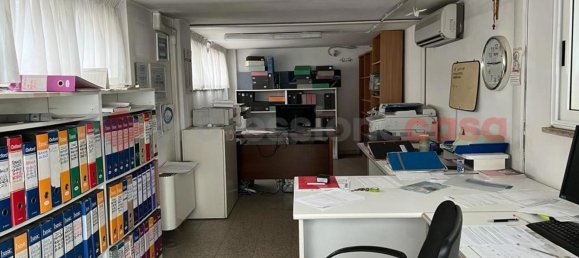 Коммерческая недвижимость 494м² в Ареццо, Италия № 116205 13