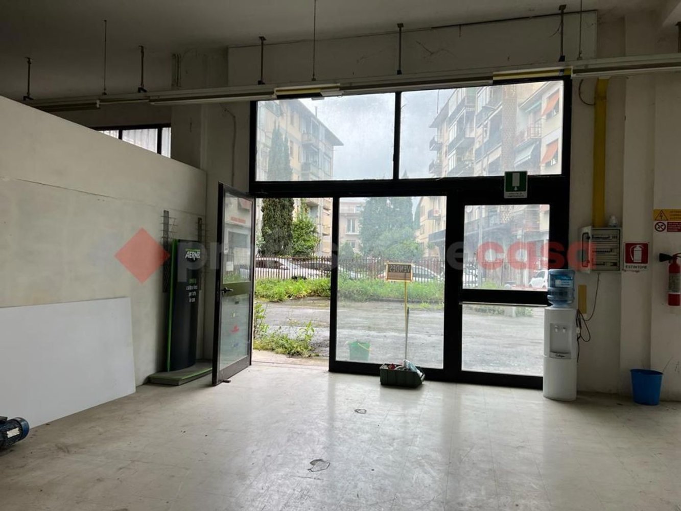 Коммерческая недвижимость 494м² в Ареццо, Италия № 116205