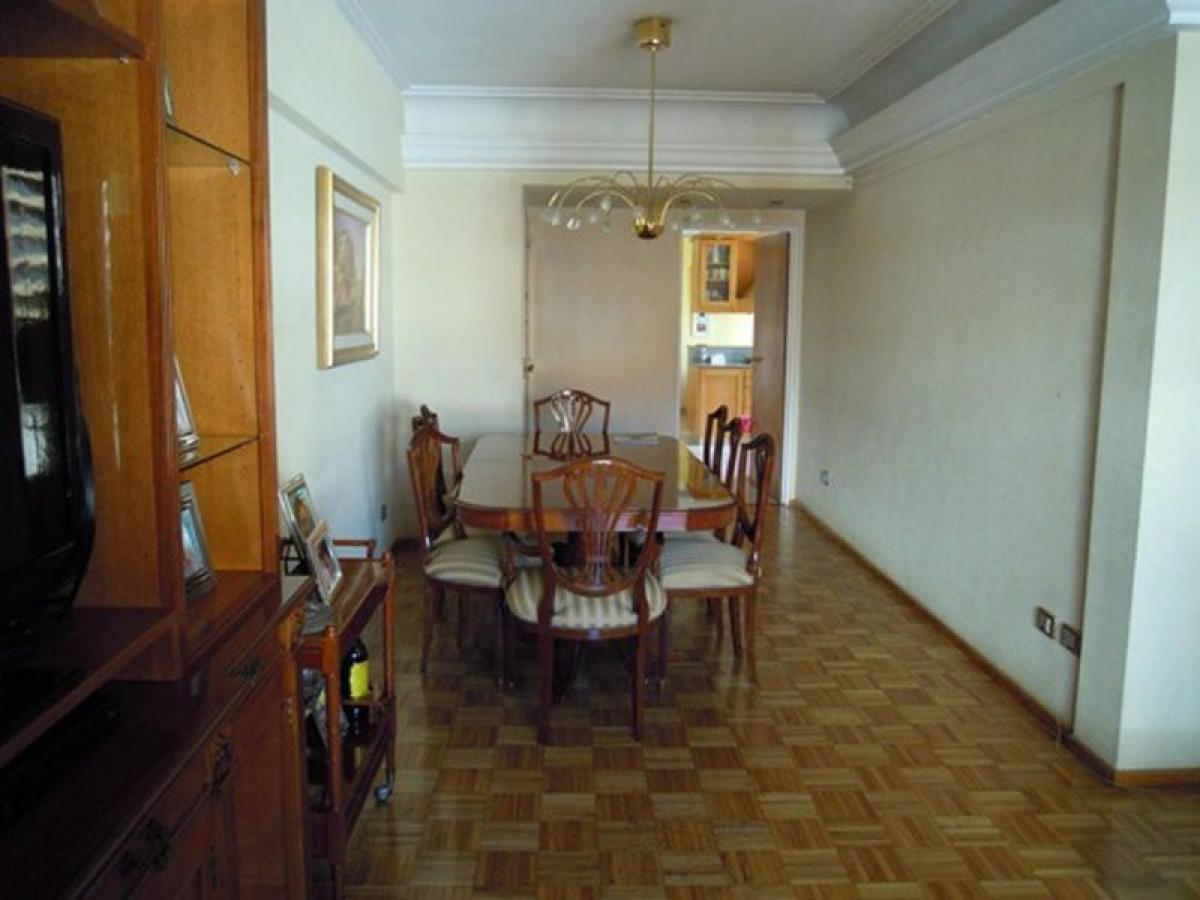 Apartamento de 3 dormitorios en Buenos Aires, Argentina No. 76639