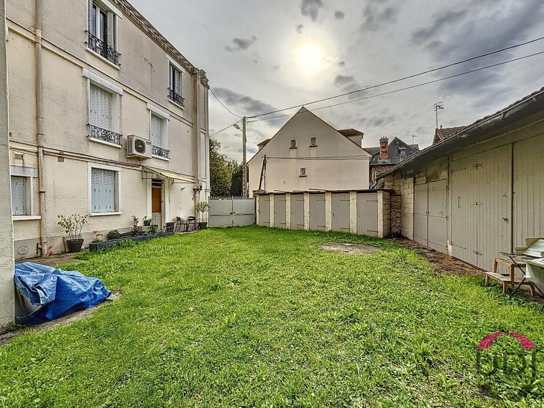 Квартира с 1 спальней в Корбей-Эсон, Франция № 175406