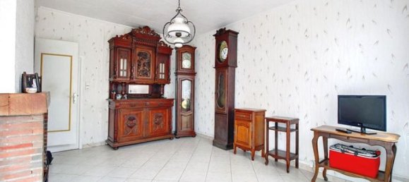 4 bedrooms House in Saint-Etienne-du-Rouvray, France No. 310763 2