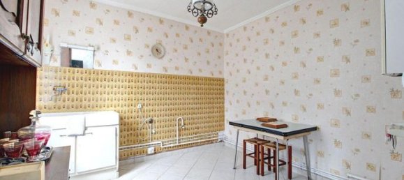 4 bedrooms House in Saint-Etienne-du-Rouvray, France No. 310763 3