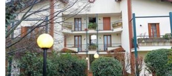 Квартира с 4 комнатами в Капонаго, Италия № 4093 6