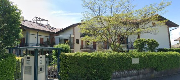 Квартира с 4 комнатами в Капонаго, Италия № 4093 2