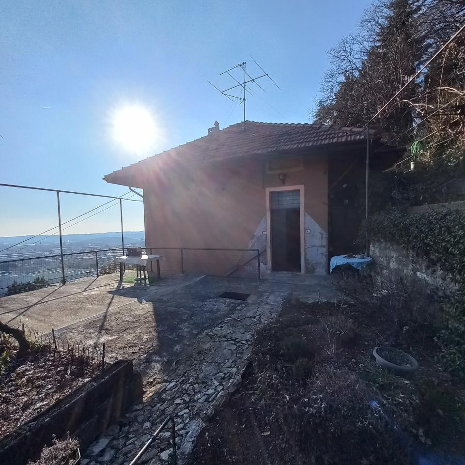 9 rooms House in Albavilla, Italy No. 13747