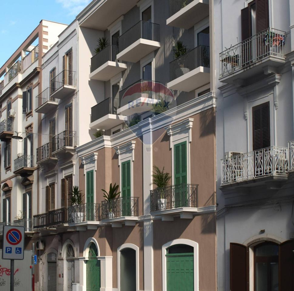 3غرفة شقة في Bari, Italy رقم 173331