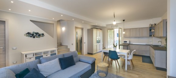 3 bedrooms Villa in Trezzano Rosa, Italy No. 295083 6