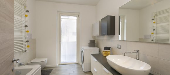 3 bedrooms Villa in Trezzano Rosa, Italy No. 295083 10