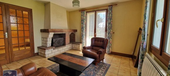 Casa de 3 dormitorios en Amilly, France No. 51439 6