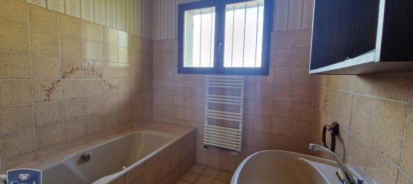 Casa de 3 dormitorios en Amilly, France No. 51439 35