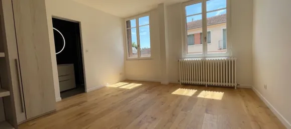Apartamento de 3 dormitorios en Vichy, France No. 348197 9
