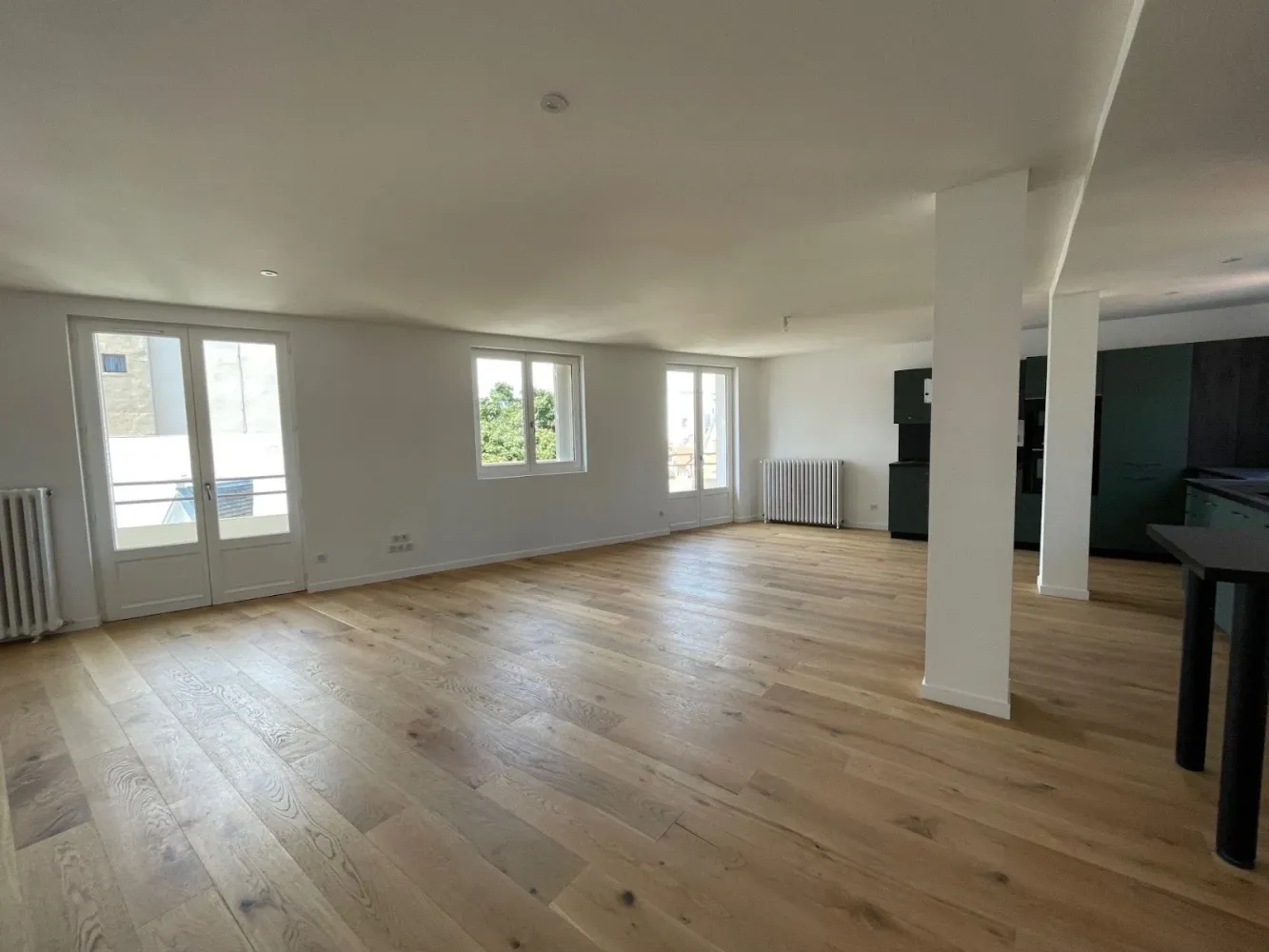 Apartamento de 3 dormitorios en Vichy, France No. 348197