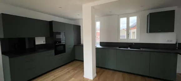 Apartamento de 3 dormitorios en Vichy, France No. 348197 5