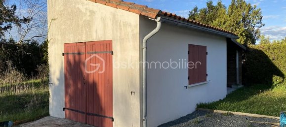 Casa de 5 dormitorios en Pont-l'Abbe-d'Arnoult, France No. 96108 14