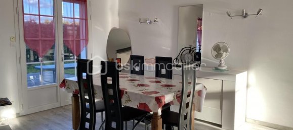 Casa de 5 dormitorios en Pont-l'Abbe-d'Arnoult, France No. 96108 3