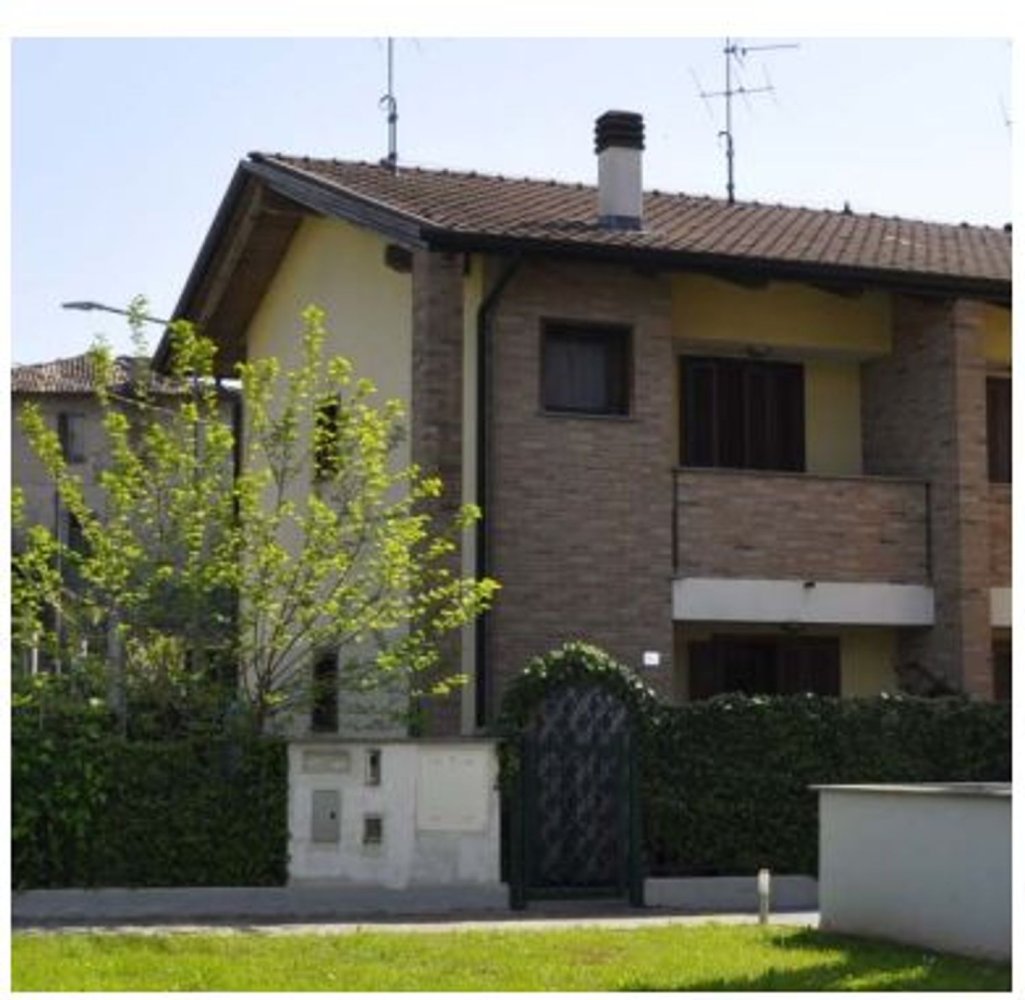 3غرفة منزل ذو طابقين في Casirate d'Adda, Italy رقم 8595