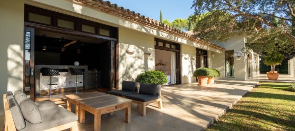 8 bedrooms Villa in Malaga, Spain No. 137963 5