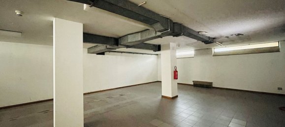 Коммерческая недвижимость 365м² в Удине, Италия № 71743 5