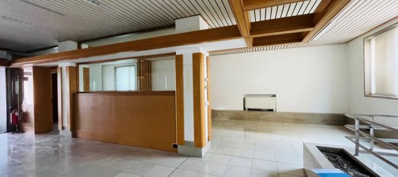 Коммерческая недвижимость 365м² в Удине, Италия № 71743 3