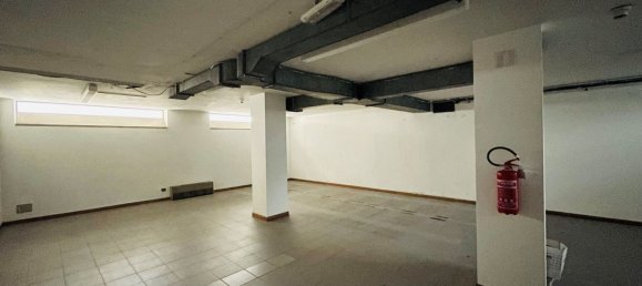 Коммерческая недвижимость 365м² в Удине, Италия № 71743 4