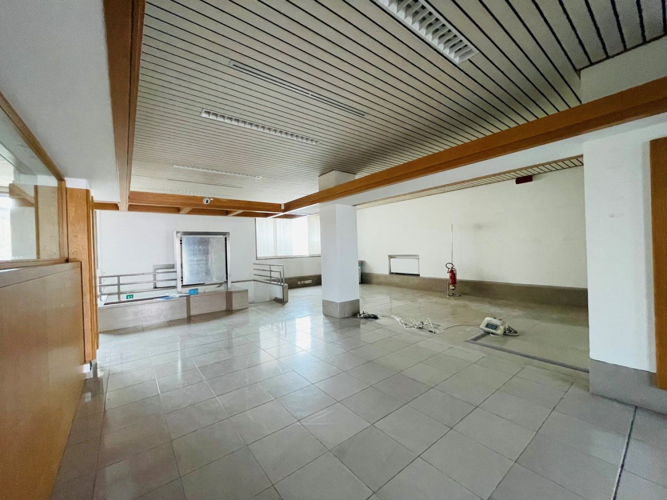 Коммерческая недвижимость 365м² в Удине, Италия № 71743