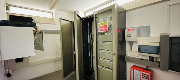 Коммерческая недвижимость 365м² в Удине, Италия № 71743 6