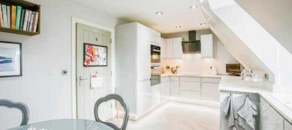 2 bedrooms Apartment in Kenley, United Kingdom No. 8035 6