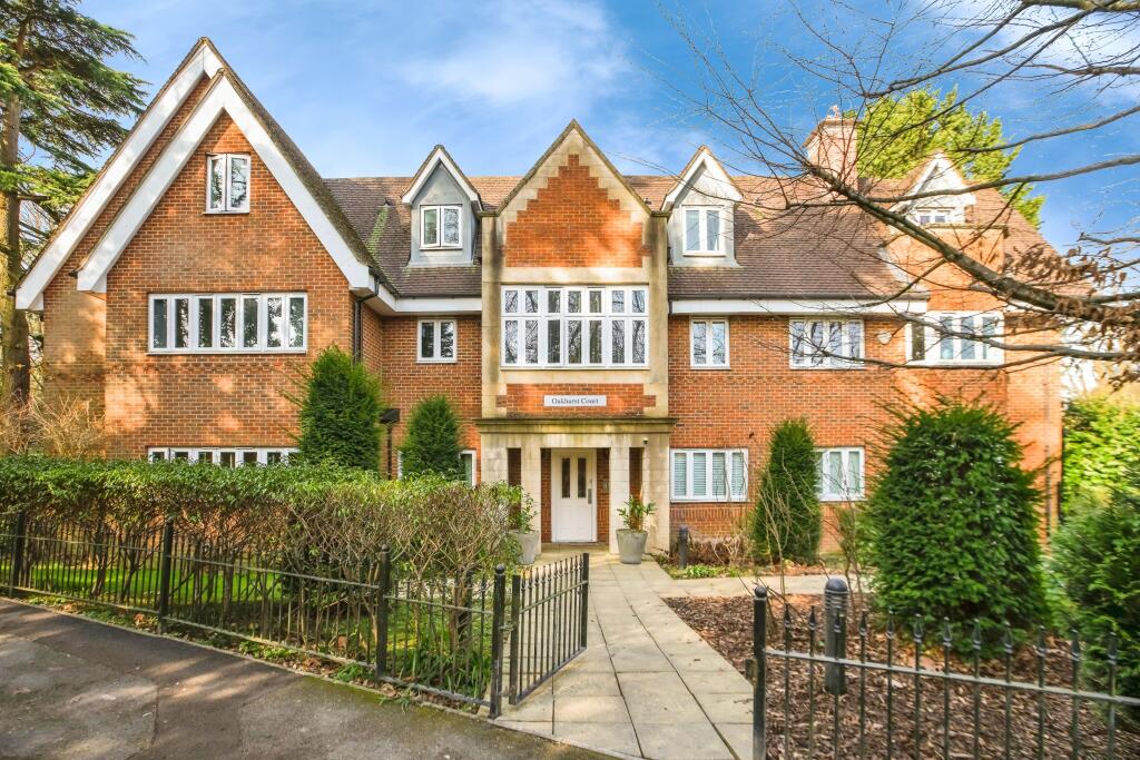 2 bedrooms Apartment in Kenley, United Kingdom No. 8035