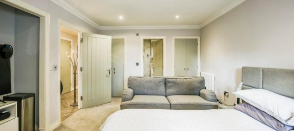 2 bedrooms Apartment in Kenley, United Kingdom No. 8035 5