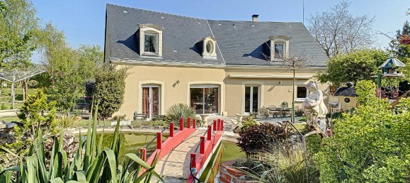 4 bedrooms House in Saint-Regle, France No. 156577 2