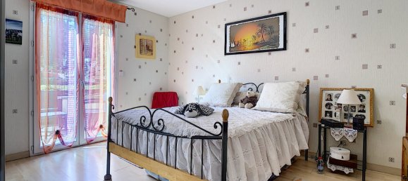 4 bedrooms House in Saint-Regle, France No. 156577 13