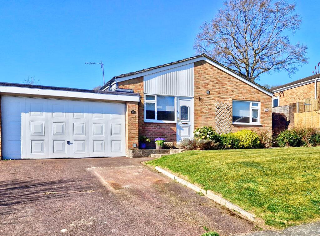 3 bedrooms Bungalow in Crowborough, United Kingdom No. 10614