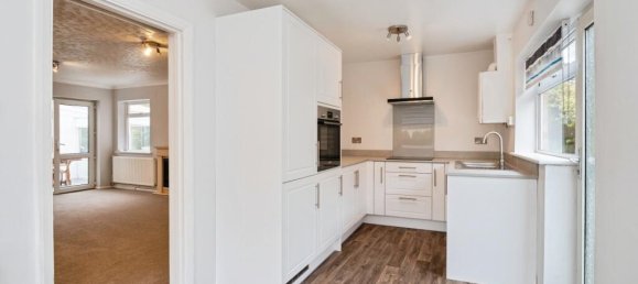 3 bedrooms Bungalow in Crowborough, United Kingdom No. 10614 2