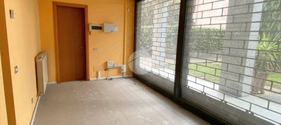 Studio in Triuggio, Italy, Nr. 111023 2