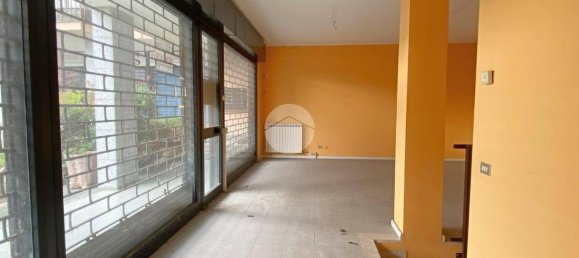 Studio in Triuggio, Italy, Nr. 111023 6